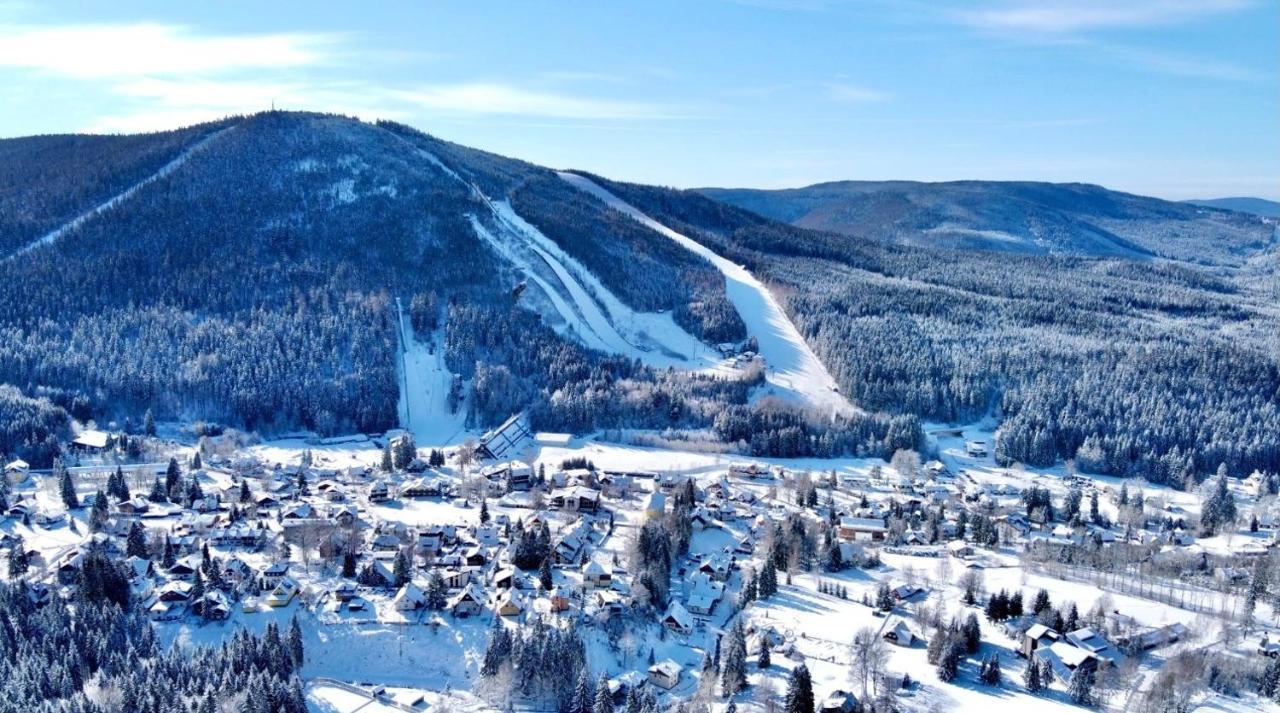Resident Harrachov Family Apartment Bagian luar foto