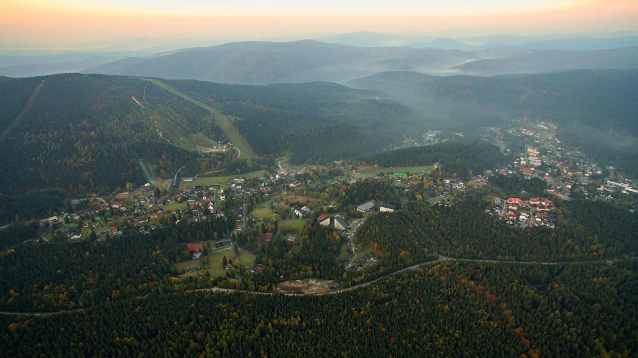 Resident Harrachov Family Apartment Bagian luar foto